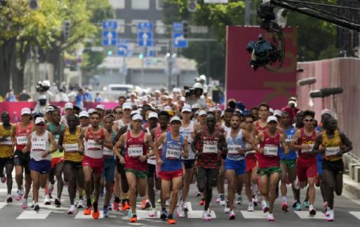 What preparations need to be done before running the marathon?
